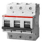 Avtomat 3 polyusnyy